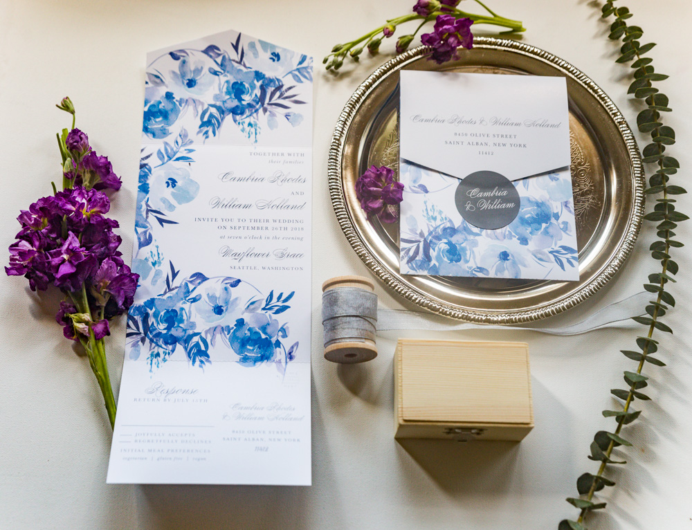 Basic Intives blue floral invitation