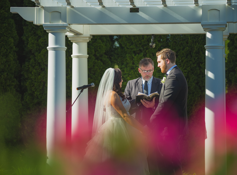spring wedding ceremony at the Grand Oak Villa in New England
