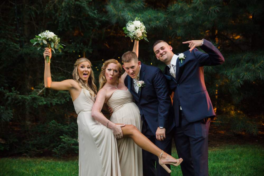 funny family picture at a woodwinds connecticut wedding