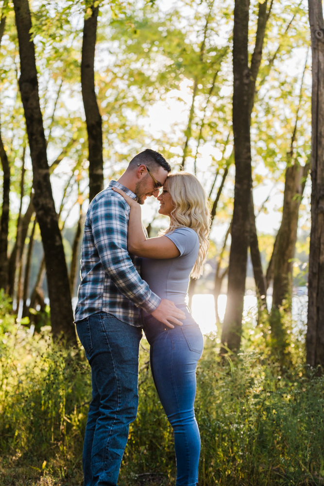 sunset photo at a wethersfield cove engagement session