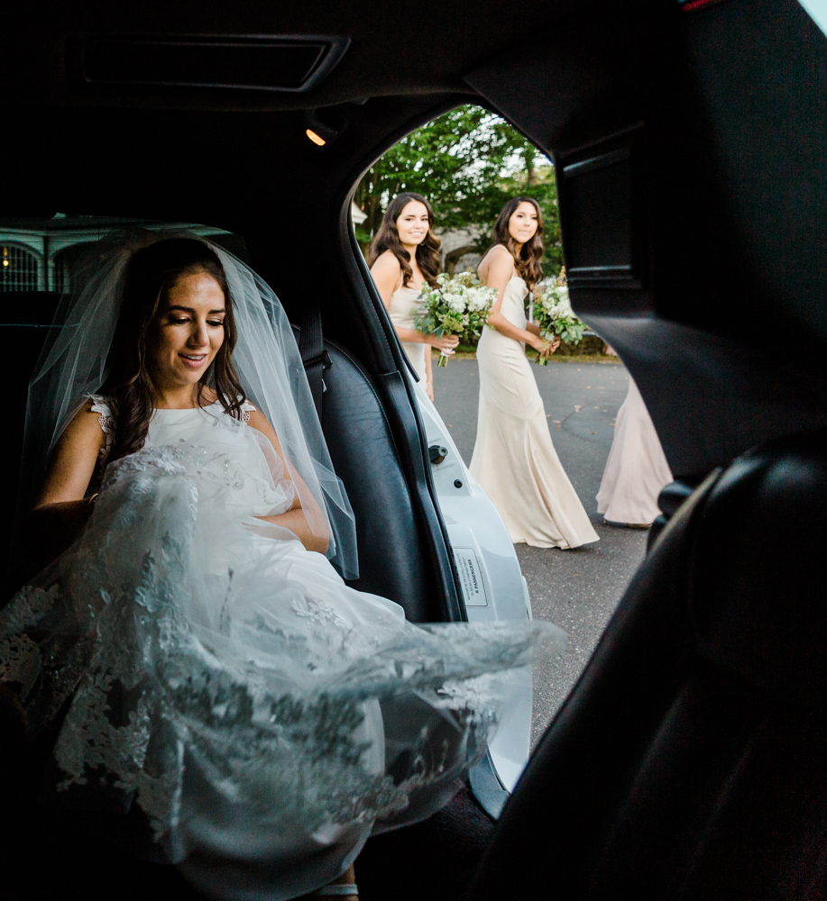 bride in the limo at the hillstead museum
