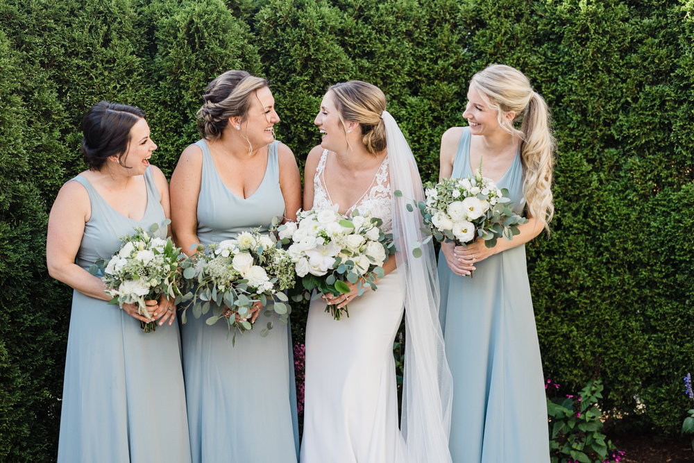 spring wedding photography of a bridal party